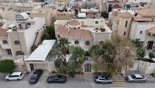 فیلا 7 غرف نوم للبيع في شمال الرياض، الرياض - للبيع فيلا واسعة في حي الصحافة | كود 352