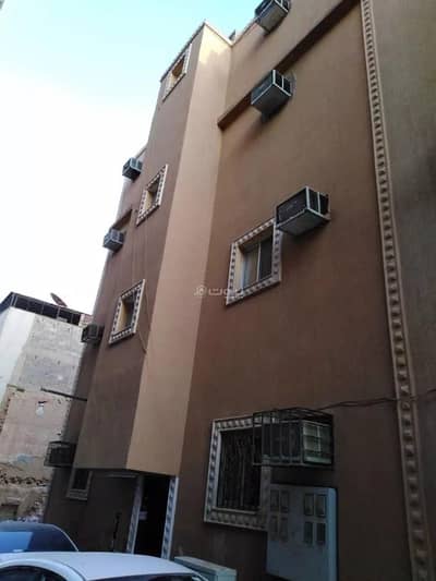 Residential Building for Sale in Central Riyadh, Riyadh - Building for Sale on Abu Ayyub Al-Ansari Street, Thulaim District, Riyadh. Residential Building for Sale in Central Riyadh, Riyadh - Building for Sale on Abu Ayyub Al-Ansari Street, Thulaim District, Riyadh.