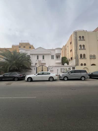 فیلا 7 غرف نوم للايجار في شمال جدة، جدة - فيلا للإيجار في شارع فهد بن زعير, حي الزهراء, مدينة جدة, منطقة مكة المكرمة