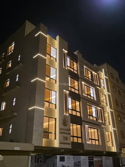 3 Bedroom Apartment for Sale in North Jeddah, Jeddah - A luxurious apartment for sale in Jeddah, 3 bedrooms, for 490,000 directly from the owner and at a reasonable price