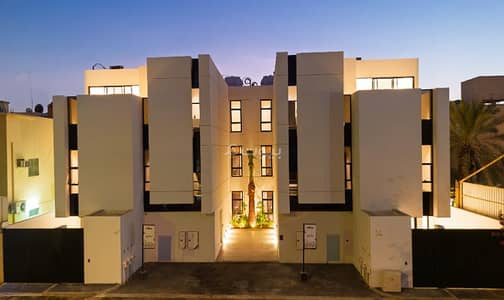 3 Bedroom Floor for Sale in North Riyadh, Riyadh - Luxurious ground floor apartment for sale