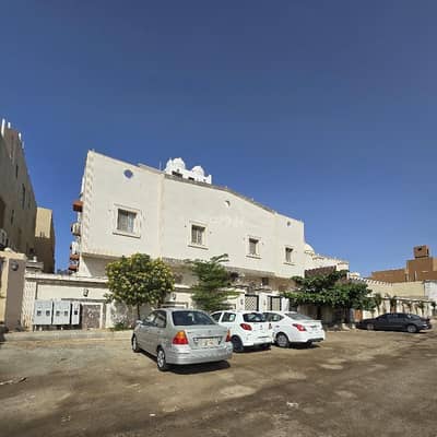 10 Bedroom Residential Building for Sale in North Jeddah, Jeddah - Residential building for sale in Al-Sawari, Jeddah