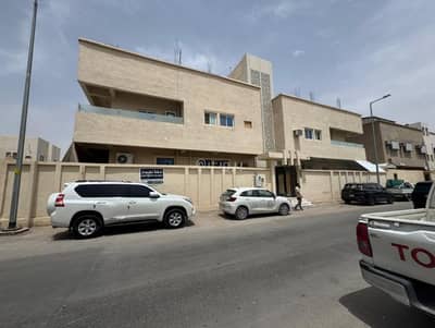 3 Bedroom Apartment for Rent in South Riyadh, Riyadh - Apartment for rent in Al-Azizia neighborhood, southern Riyadh