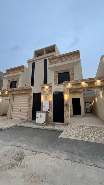 5 Bedroom Apartment for Sale in South Riyadh, Riyadh - Apartment for sale on Al-Nomoor Street, Okaz District, Riyadh City.