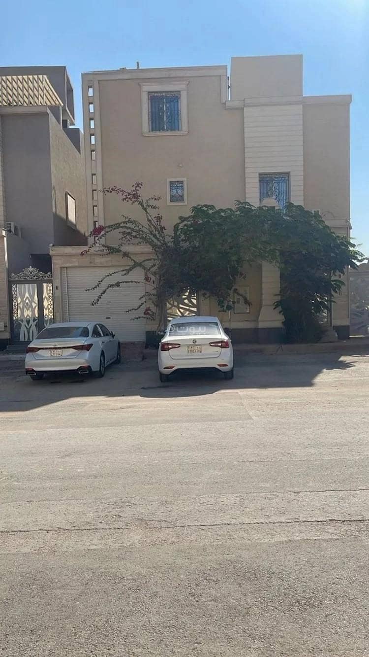 Villa for Sale (Staircase + Apartment) in Al Mahdiyah Villa for Sale (Staircase + Apartment) in Al Mahdiyah