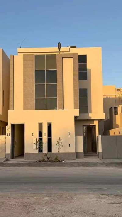 6 Bedroom Villa for Sale in West Riyadh, Riyadh - Villa for sale in Al Mahdiyah District, West Riyadh.