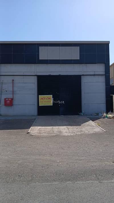 Showroom for Rent in Industrial, Madina - Showroom in Industrial 85000 SAR - 87898454