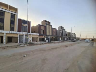 3 Bedroom Floor for Sale in South Riyadh, Riyadh - Floor for sale on Khaymar Street, Okaz District, Riyadh City.