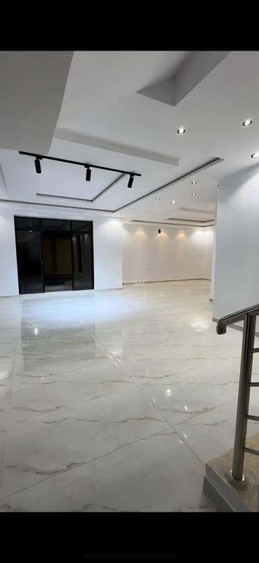 Villa with a staircase to the hall only for sale Villa with a staircase to the hall only for sale