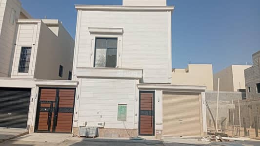 4 Bedroom Floor for Sale in East Riyadh, Riyadh - Townhouse for sale