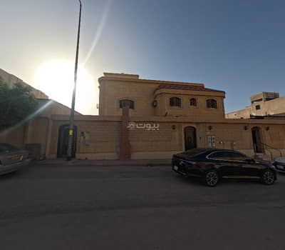 6 Bedroom Flat for Rent in South Riyadh, Riyadh - A six-bedroom apartment for rent in Badr