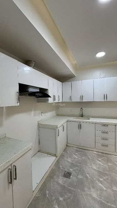 4 Bedroom Floor for Rent in North Riyadh, Riyadh - Apartment for rent in Al-Murooj neighborhood