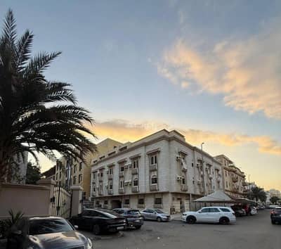 عمارة سكنية للبيع في شمال جدة، جدة - للبيع عمارة حي السلامة زاوية عمارة سكنية للبيع في شمال جدة، جدة - للبيع عمارة حي السلامة زاوية