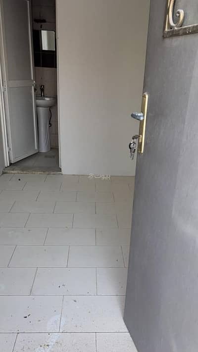 Room for Rent in North Riyadh, Riyadh - Room in North Riyadh，Al Malqa 18000 SAR - 87995074