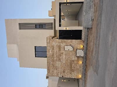 10+ Beds Villa for Sale in East Riyadh, Riyadh - For sale: villa with internal stairs + a new apartment in Al-Janudriyah neighborhood