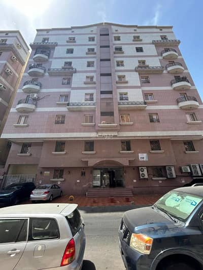 4 Bedroom Apartment for Rent in North Jeddah, Jeddah - 4-room apartment for rent in Moshrefa neighborhood overlooking 3 streets, including Mohammed Al-Tawil Street