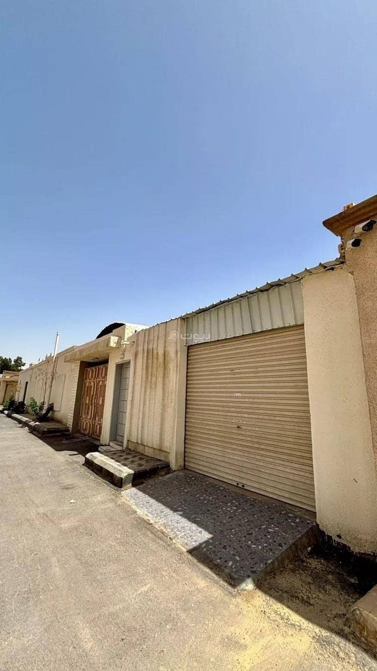 For sale: a villa worth the land value in Al-Badi'ah neighborhood For sale: a villa worth the land value in Al-Badi'ah neighborhood