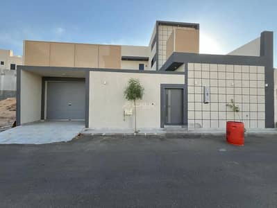 7 Bedroom Villa for Sale in Al Humar Al Janubi, Buraydah Al Qassim Region - Villa for Sale in Buraydah – Al Hamr Al Janoubi District