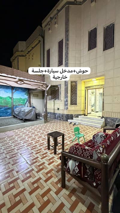 8 Bedroom Villa for Sale in Noman District, Khamis Mushait - A beautiful property that is about 10 years old and still in its original condition, as if new and clean 8 Bedroom Villa for Sale in Noman District, Khamis Mushait - A beautiful property that is about 10 years old and still in its original condition, as if new and clean