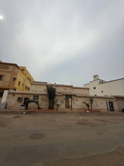 8 Bedroom Villa for Sale in North Jeddah, Jeddah - Private villa with a pool 8 Bedroom Villa for Sale in North Jeddah, Jeddah - Private villa with a pool