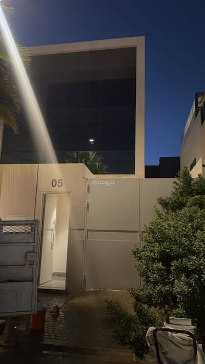 5 Bedroom Villa for Rent in North Riyadh, Riyadh - Townhouse for rent in Al Malqa district 5 Bedroom Villa for Rent in North Riyadh, Riyadh - Townhouse for rent in Al Malqa district
