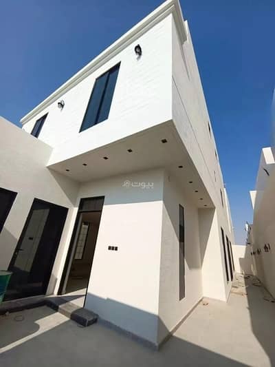 5 Bedroom Villa for Sale in Central Riyadh, Riyadh - Villa for sale on Al Dhiya Street, Al Farooq District, Riyadh City