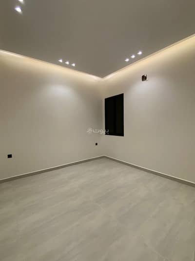 3 Bedroom Floor for Sale in East Riyadh, Riyadh - Ground floor apartment with a car entrance at a special price