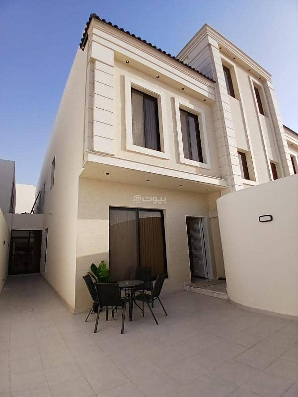 Ground and first-floor roles with a Badr حي annex Ground and first-floor roles with a Badr حي annex