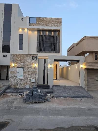 4 Bedroom Villa for Sale in East Riyadh, Riyadh - Villa for sale in Al Rawdah, East Riyadh