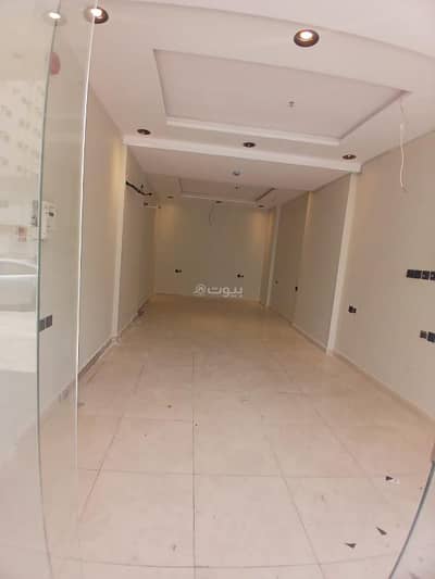 Showroom for Rent in North Jeddah, Jeddah - Commercial shop for rent in Jeddah, Al-Bawadi district