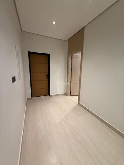 Studio for Sale in East Riyadh, Riyadh - Second-floor apartment in Al-Bayan district
