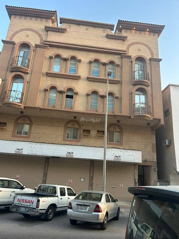شقة للايجار في حي الثقبه غرفتين وصاله ومطبخ وحمامين عوائل