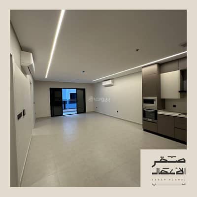 3 Bedroom Flat for Rent in Al Bahar, Al Khobar - Three-bedroom apartment for rent in the sea