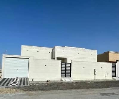 3 Bedroom Villa for Sale in Al-Basatin District - Buqayq, Buqayq - Villa For Sale in Al-Basatin District - Buqayq