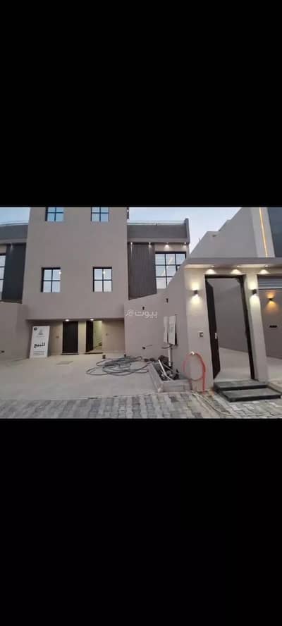 3 Bedroom Floor for Sale in South Riyadh, Riyadh - Floor For Sale in Okaz, Riyadh