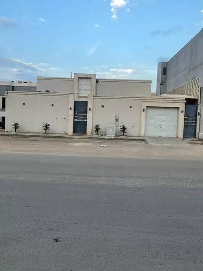 6 Bedroom Villa for Sale in West Riyadh, Riyadh - Villa for sale on Ahmad Bin Omar Al Tanbakti Street, Al Mahdiyah District, Riyadh.
