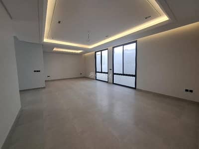 3 Bedroom Floor for Sale in East Riyadh, Riyadh - Residential apartment consisting of 3 bedrooms for sale in Cordoba