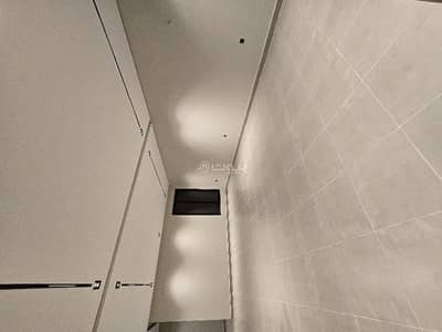 5 Bedroom Floor for Sale in East Riyadh, Riyadh - Ground floor for sale in Al-Yarmouk neighborhood
