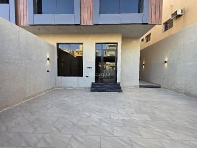 4 Bedroom Floor for Sale in East Riyadh, Riyadh - For sale: ground floor apartment with modern design, land area 440 sqm, prime location in Al-Yarmouk neighborhood.