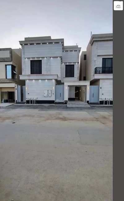دور 5 غرف نوم للبيع في شرق الرياض، الرياض - دور للبيع في حي الندوة, مدينة الرياض, منطقة الرياض