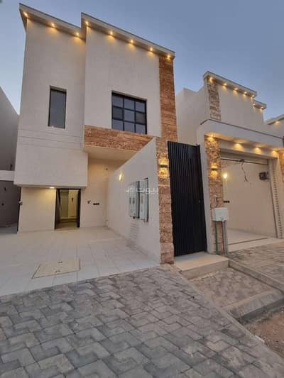 5 Bedroom Floor for Sale in South Riyadh, Riyadh - Floor For Sale in Okaz, Riyadh