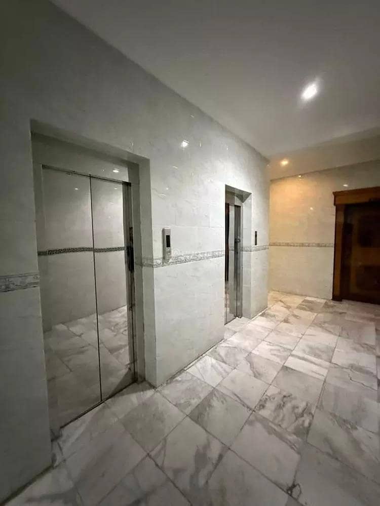 Apartment for sale on Khaleej Al-Qamar Street, Al Hamra District, Jeddah. Apartment for sale on Khaleej Al-Qamar Street, Al Hamra District, Jeddah.