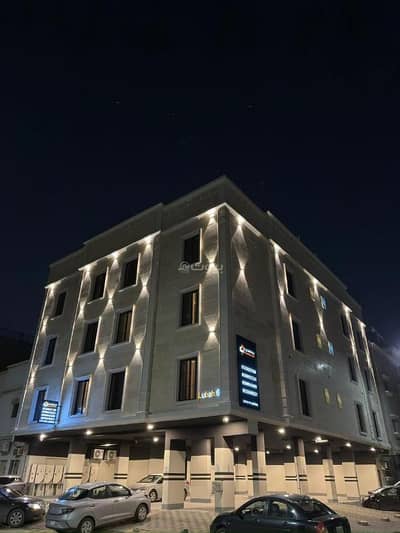 2 Bedroom Flat for Rent in Thuqbah, Al Khobar - Two-bedroom apartment and a living room for rent in Al Khobar