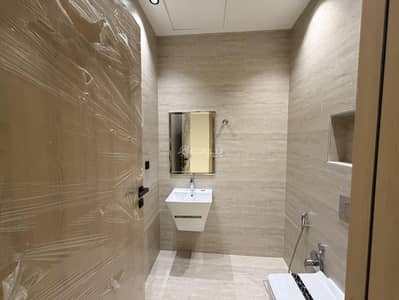 3 Bedroom Flat for Sale in East Riyadh, Riyadh - Modern apartment 134 square meters in Esbilia (Seville) neighborhood, upper floor