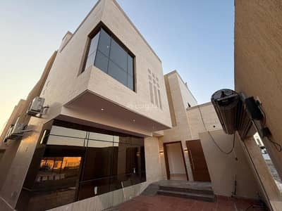 6 Bedroom Villa for Sale in North Jeddah, Jeddah - A villa with 6 bedrooms for sale in Al-Yaqout