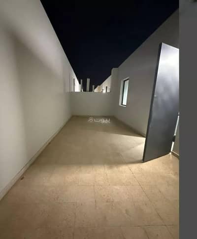 7 Bedroom Villa for Sale in South Riyadh, Riyadh - A villa for sale on Hussain Al Abriqi Street, Okaz District, Riyadh City.