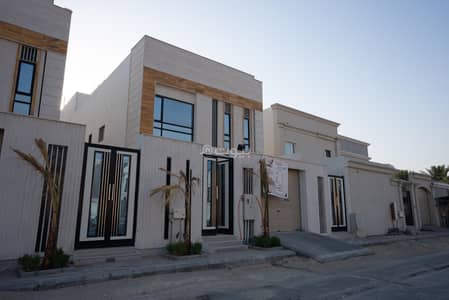3 Bedroom Villa for Sale in Al Sheraa, Al Khobar - Role and 3 apartments
