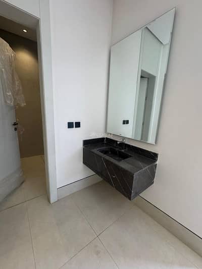 3 Bedroom Floor for Sale in East Riyadh, Riyadh - Ground floor, Al-Rimal neighborhood, a close-by prime location with modern finish, very excellent price, banco or cash accepted