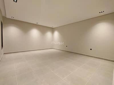 4 Bedroom Floor for Sale in East Riyadh, Riyadh - Luxurious ground floor in Al-Yarmouk district