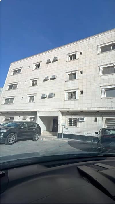 4 Bedroom Apartment for Rent in East Riyadh, Riyadh - Apartment for rent on Al Abbas bin Abdul Muttalib Street, Al Izdihar District, Riyadh.